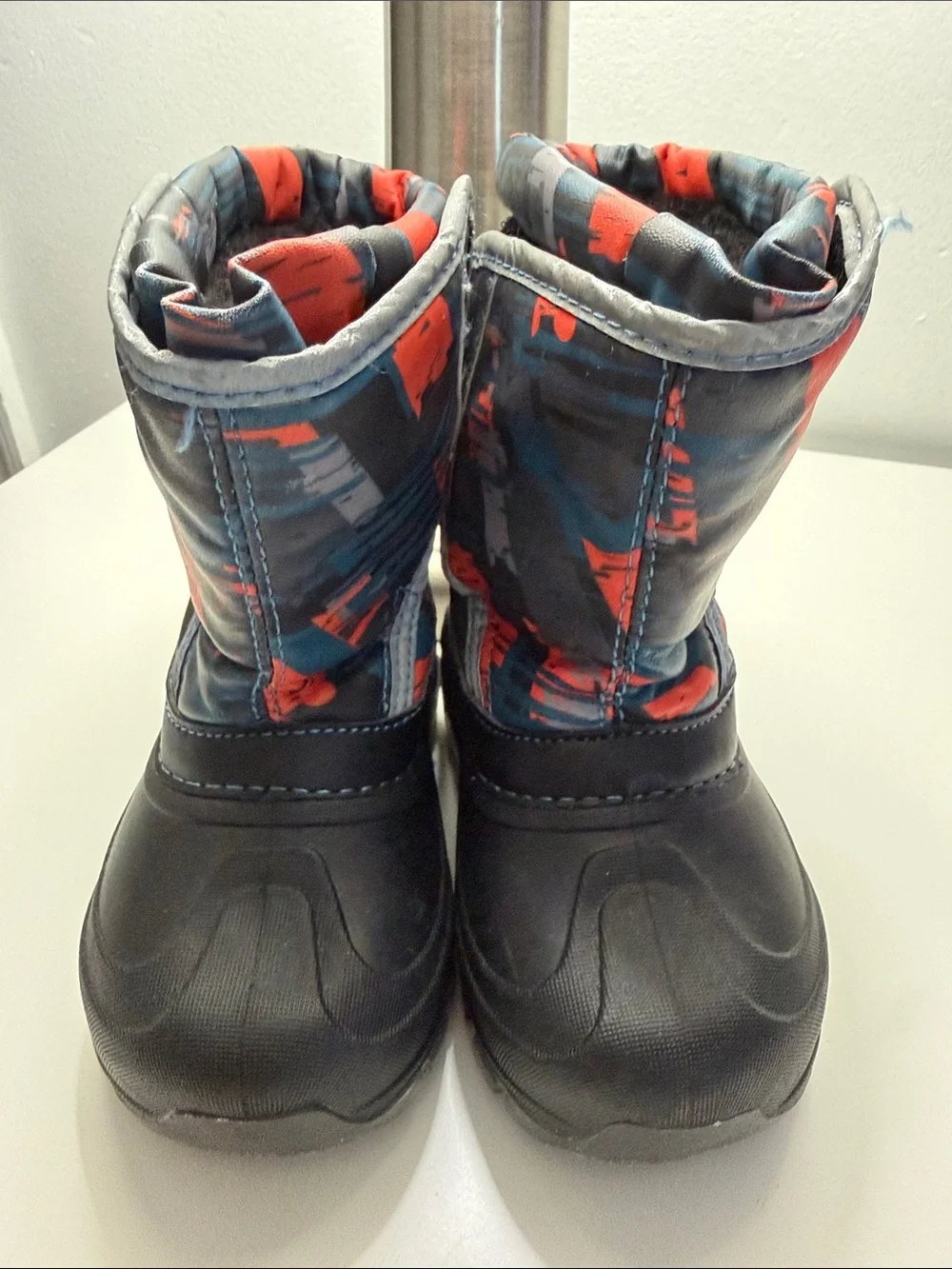 Kids Black and Blue Waterproof Snow Boots with Red Accents SZ 7/8